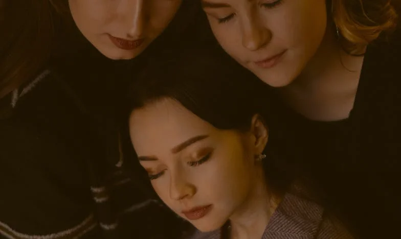 Vi ocultei o segredo do meu cunhado — agora todos me culpam pela tragédia