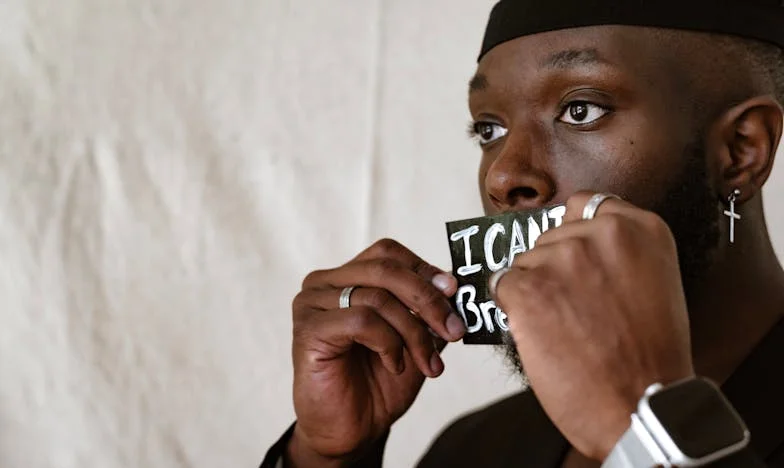 Ecos dos Avisos Não Ditos: A História de Maria e Sua Família