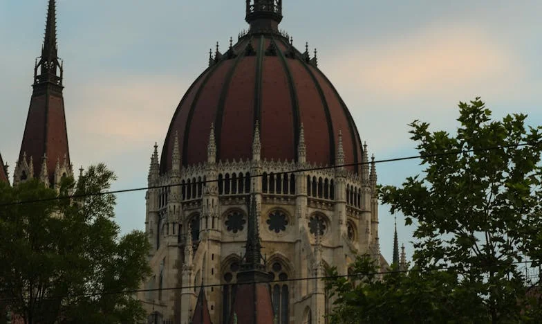 Entre Duas Paredes: A Visita da Sogra que Mudou Tudo