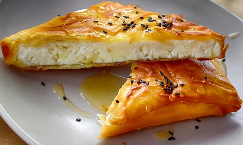 O Que Os Vizinhos Pensavam: Entre Muros e Segredos