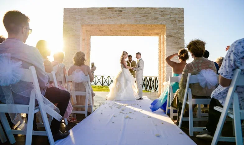 Quando a Casa Deixa de Ser um Lar: O Silêncio de Adam e as Festas de Inês