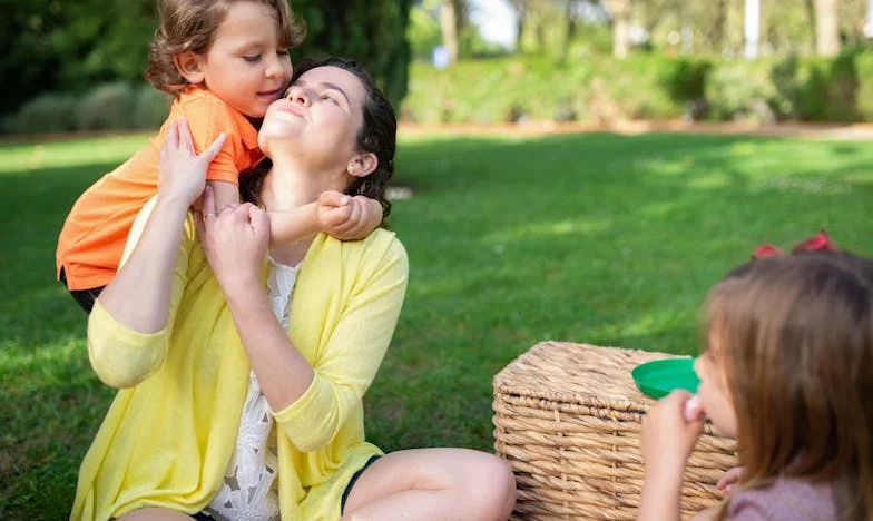 A Invisível Dona de Casa: O Aniversário Partido