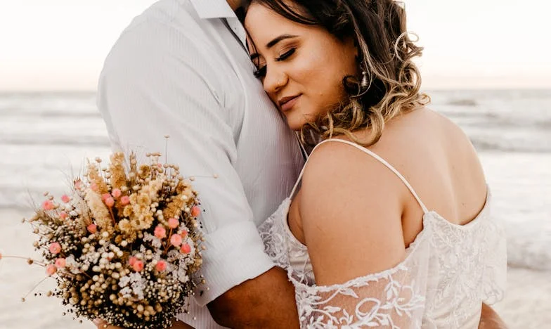 Mensagens desconhecidas no telemóvel do meu marido de 63 anos: Da dúvida ao renascimento do amor