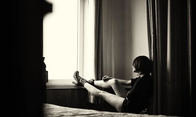 “No telemóvel do meu marido de 63 anos encontrei mensagens de outra mulher”: O silêncio que me destruiu