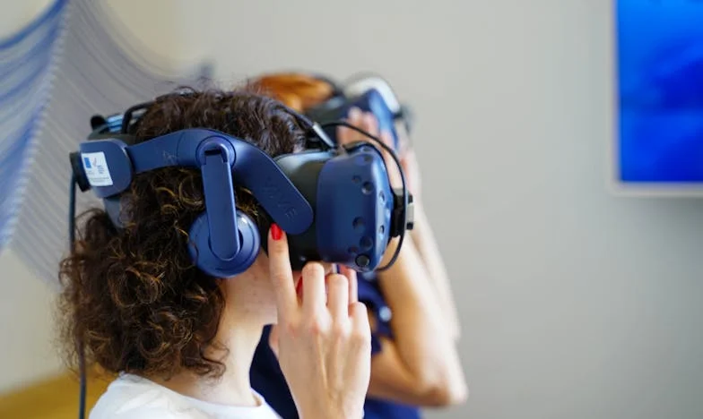 “Se a tua mãe pode viajar um mês, então eu também posso!” – A revolta de uma esposa portuguesa contra os papéis familiares