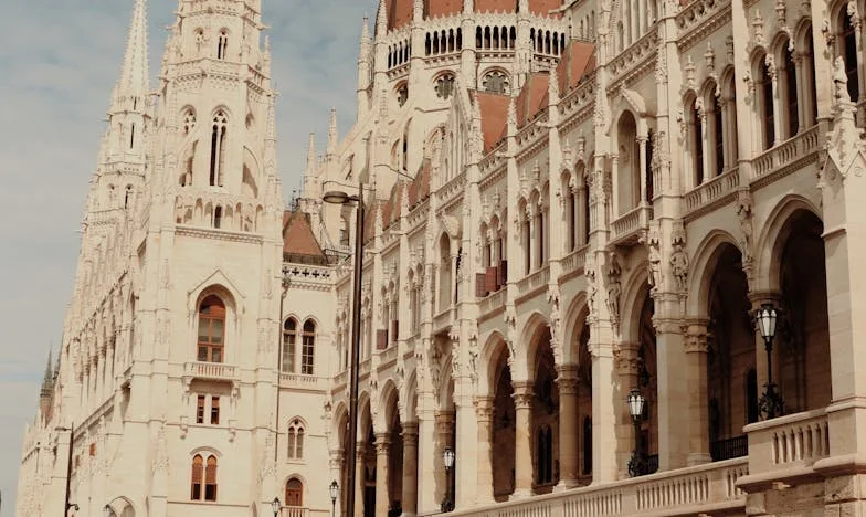 Um Minuto Tarde Demais: A Minha Vida com a Sogra General