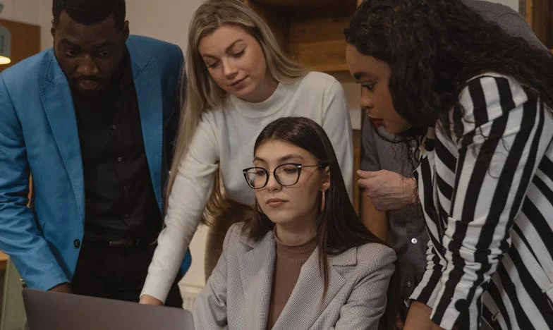 Porque ela, e não eu? Uma história de desilusão e injustiça familiar