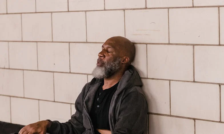 Vizinhança de Esperança: Como a Azra Me Salvou da Solidão