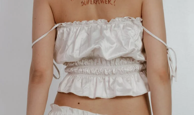 A Amante Disfarçada: O Circo Que Meu Marido Armou no Apartamento da Minha Mãe