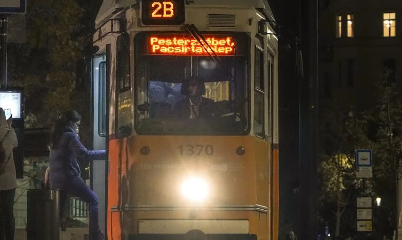 Abandonada no Último Mês: Quando o Passado Bate à Porta