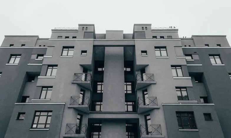 Entre Presentes e Silêncios: Um Ano Novo em Família