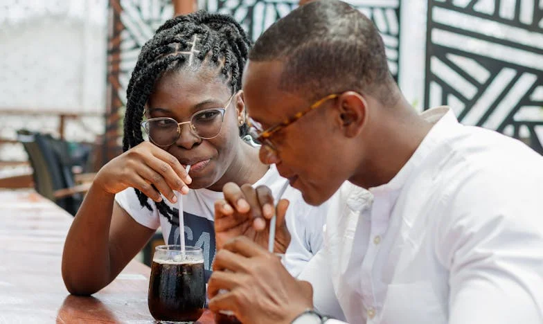 Felicidade Interrompida na Velha Casa de Campo
