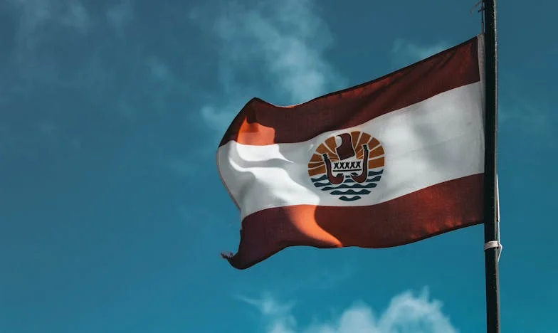 Meu marido, sua carteira e minha prisão: Uma história de casamento sem liberdade