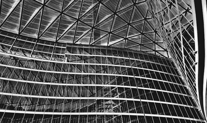 O Bilhete do Destino: Uma Noite, Uma Shawarma e Um Café Mudaram Minha Vida