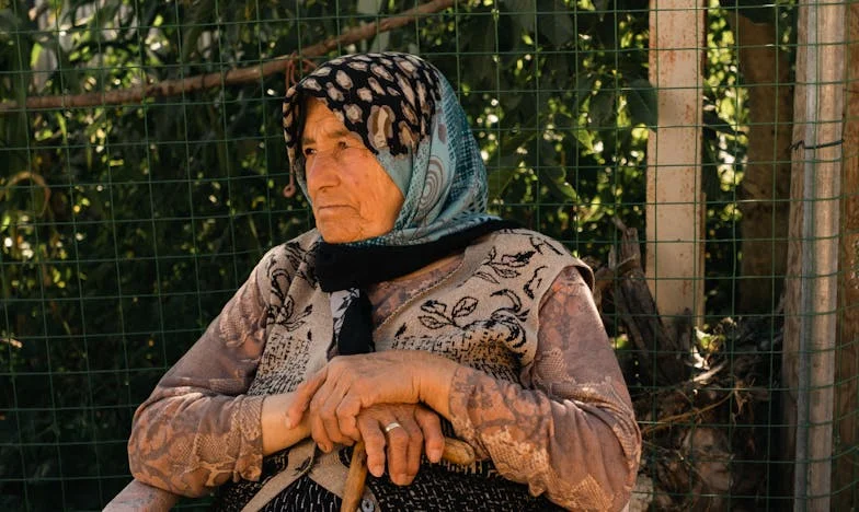 "Que falta de respeito! Faz as malas, vamos para casa." – A visita que rasgou a minha família