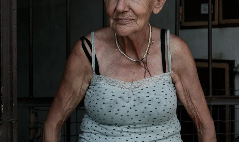 A Visita Inesperada da Sogra: Quando as Portas se Fecham com Força