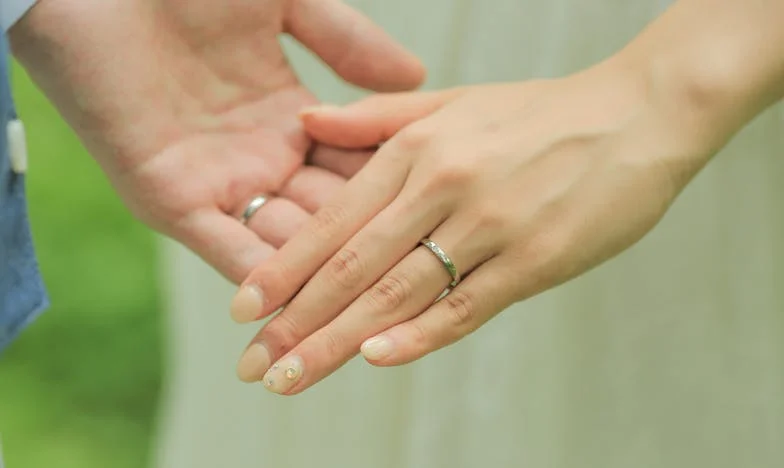 A felszín alatt: Hogyan tört össze az életem egy rejtett kamera miatt – Egy magyar férfi vallomása