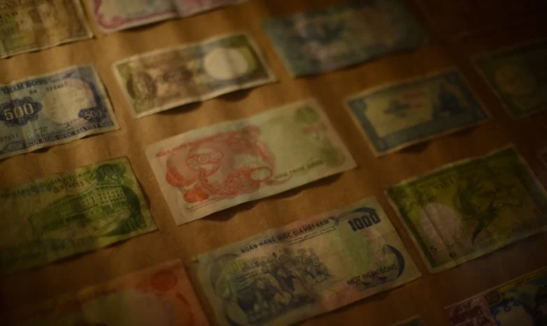 A férjem halála után anyósom elvette a fiamat, és kidobott a házból – tizenkét év múlva megtudtam az igazságot, ami összetörte a szívemet