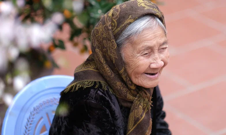 Amikor a szerelem együtt jár az anyóssal: Hogyan lettem menyasszony ötvenévesen – és lakótárs is egyben