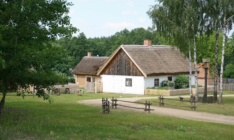 Az anyósom kitiltott a vacsoráról… de én csak nevettem, és asztalt kértem a tulajdonostól… mert a tulajdonos ÉN voltam