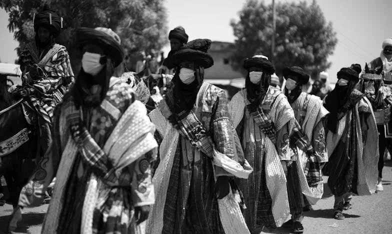 À soixante ans, j'ai cherché mon premier amour : ce que j'ai trouvé derrière cette porte a bouleversé ma vie