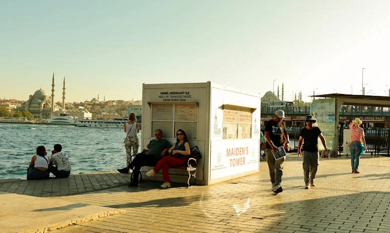 Le Cadeau Brisé : Chronique d'une Promesse Égarée