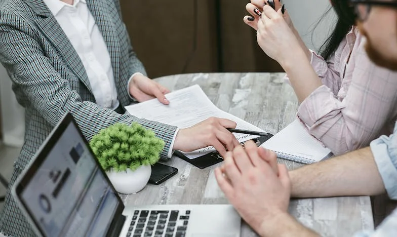 Ma belle-mère, son cœur fragile et le bébé inattendu : chronique d’un bouleversement familial