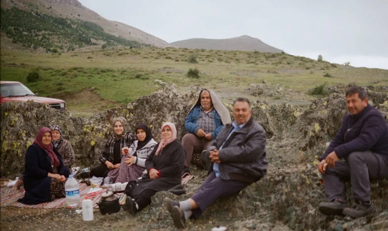 Quand la trahison porte le visage de l’amitié : l’histoire de Claire et Sophie