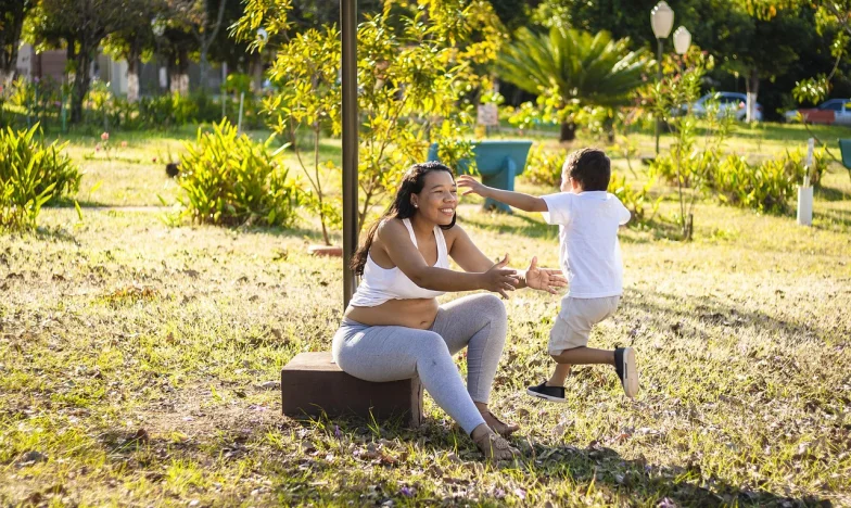 Entre Deux Foyers : Quand la Famille Dévore Plus Que le Pain Quotidien