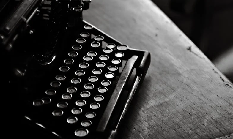 Entre les Murs de l’Injustice : Mon Frère, Mon Logement, Ma Colère