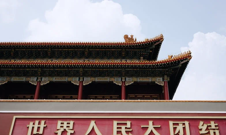 « Ici, c’est la maison de mon petit-fils. N’essaie même pas de la diviser. »