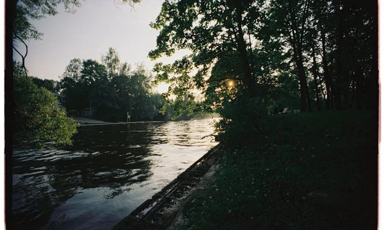 Le sourire de Camille au milieu des flammes