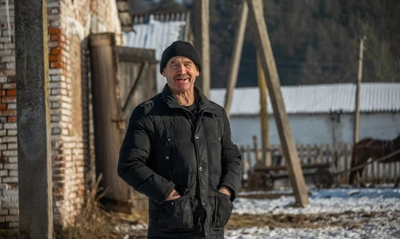 Maman, laisse-moi respirer : le cri silencieux d'une fille étouffée par l'amour maternel