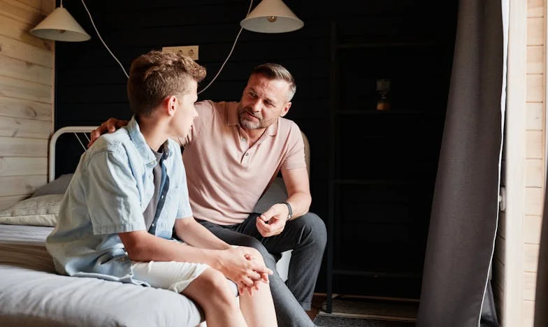 Sous le même toit, des silences qui crient
