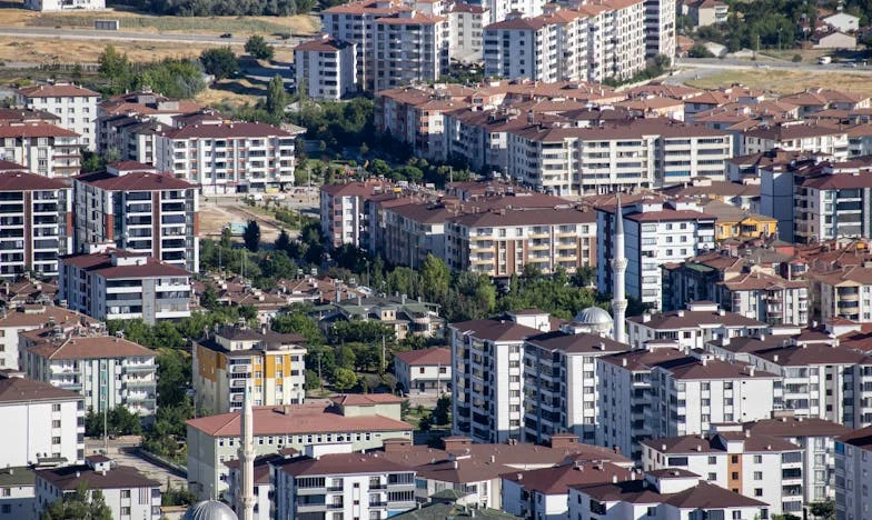Toute ma vie, ma mère m’a dit que mon père était un ange. Puis, il a frappé à ma porte.