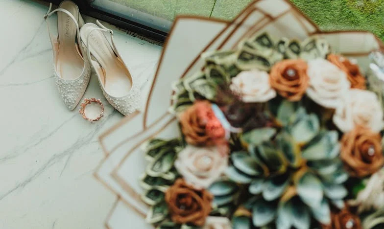 Un Café, Deux Destins : Quand l’École Devient un Champ de Bataille