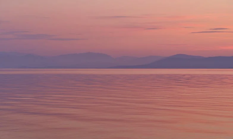 Accoucher sous le regard de l'autre : quand la force d'une femme éclate au grand jour