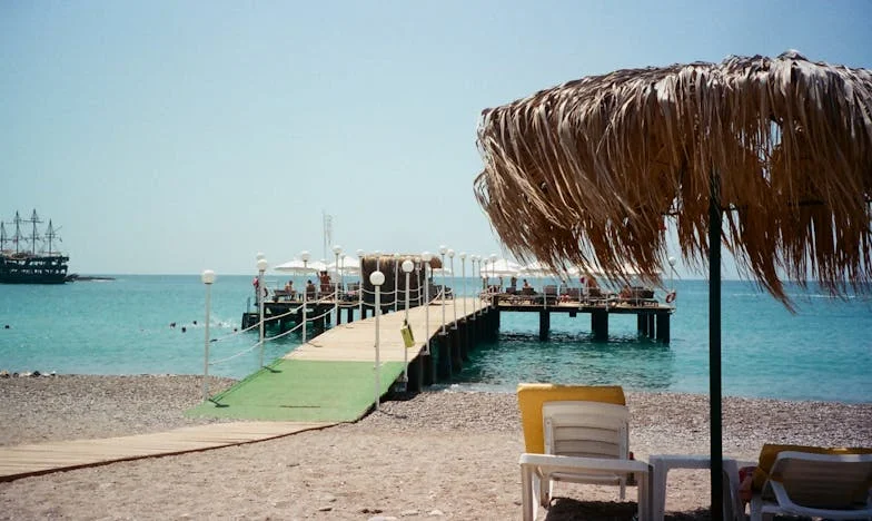 Douze ans de silence : Quand l’amour trahit et revient frapper à la porte