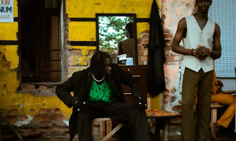 Entre Devoir et Liberté : Le Poids de l’Aide Familiale