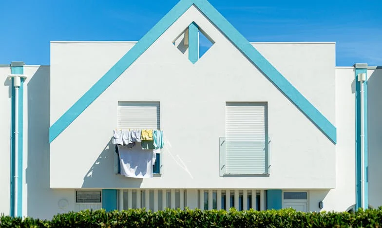 Entre les murs de ma maison : le prix du silence