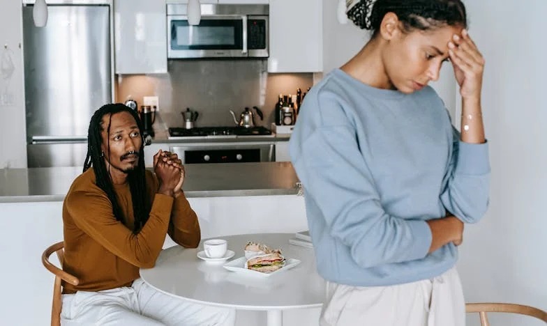 Le Dîner du Dimanche : Quand le Rôti Devient un Tabou