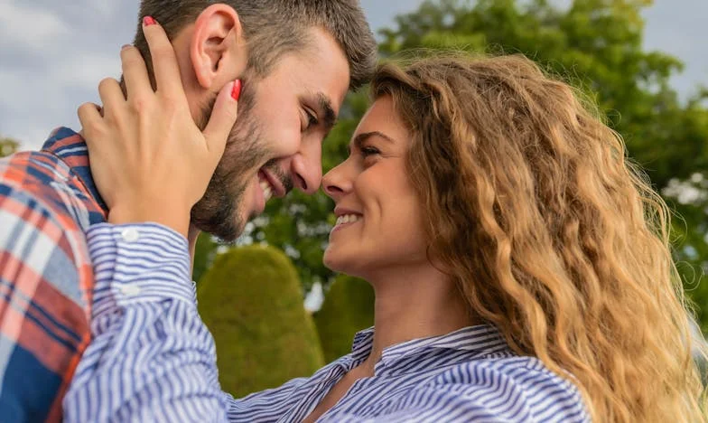 Le silence d'une mère au mariage de sa fille : Histoire d'une proximité perdue