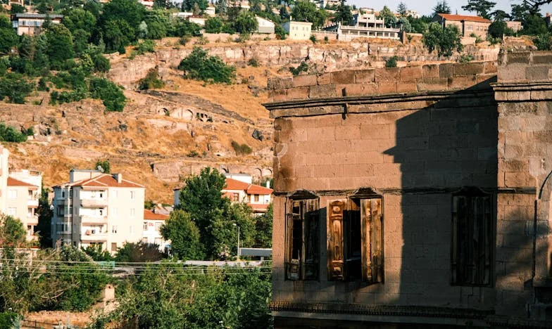 Printemps sur la côte : Quand ma belle-mère a frappé à la porte de notre paix