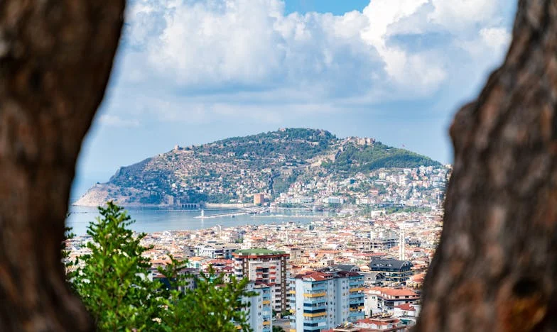 Cette nuit-là où j’ai fermé la porte à mon fils et ma belle-fille : le prix de la dignité