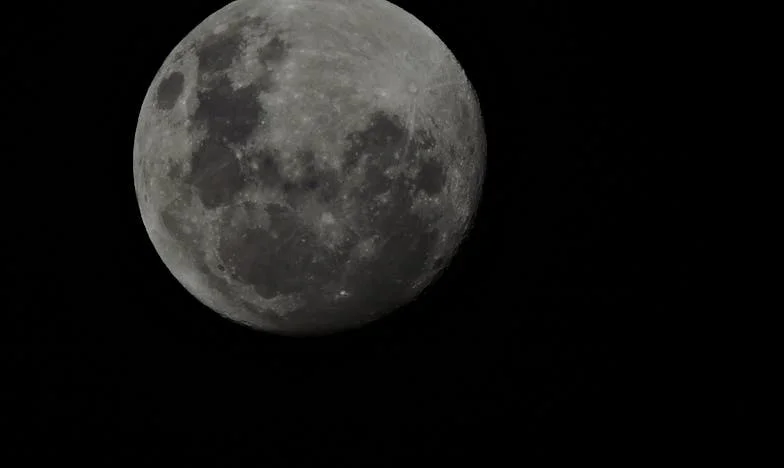 Derrière la Porte Close : L’histoire de Sarah et Émilie