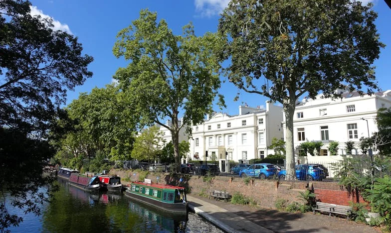 Dix ans après : Quand la famille frappe à ma porte