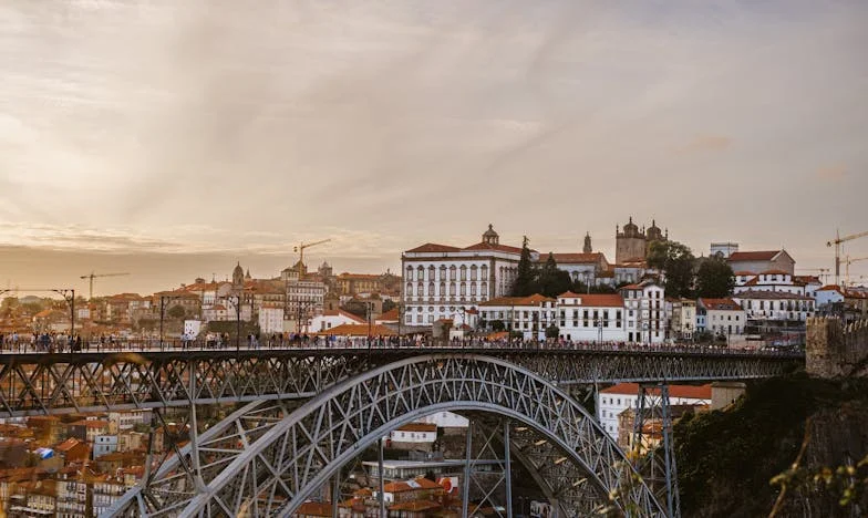 Entre Deux Toits : Mon Mari, Sa Mère et Moi