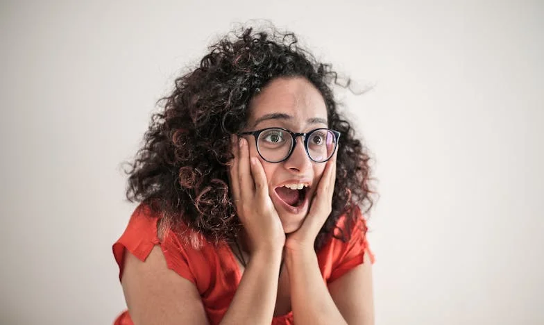 L’invitée qui ne voulait plus partir : Chronique d’une vie bouleversée par ma belle-mère