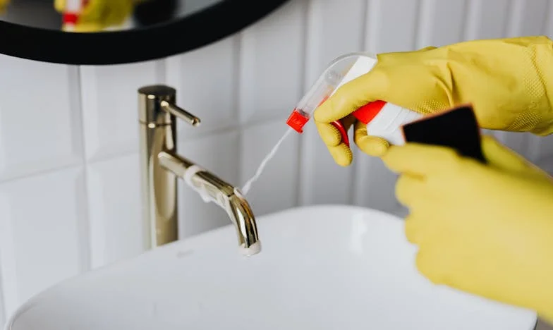 Sous le même toit, sous pression : Mon combat pour exister chez moi