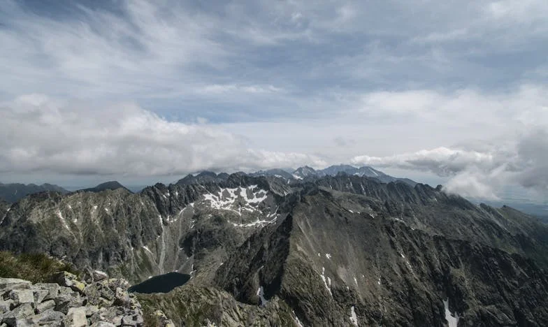 Entre Deux Foyers : Quand Mes Affaires Deviennent Leurs Envies